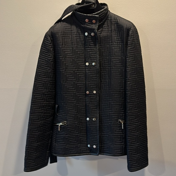 Versace light weight belted jacket - Picture 2 of 8